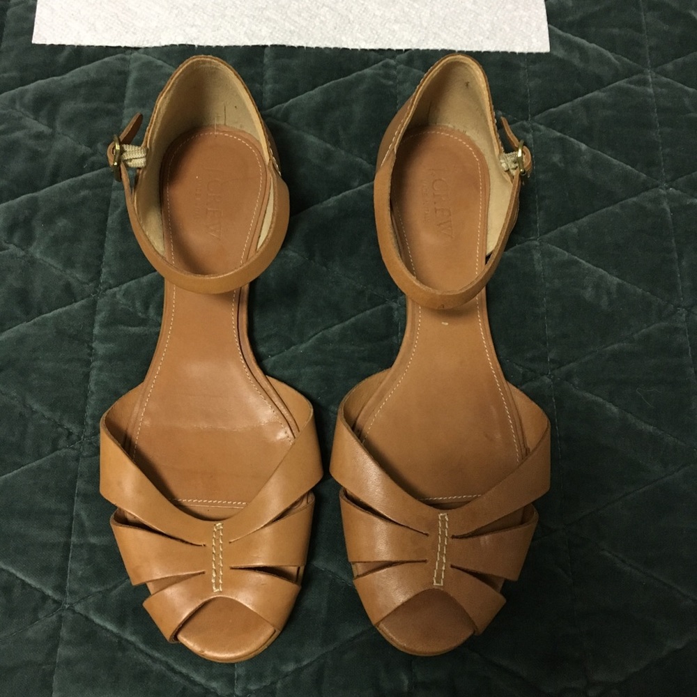 Like New J Crew Tan Leather Sandals in Size 8